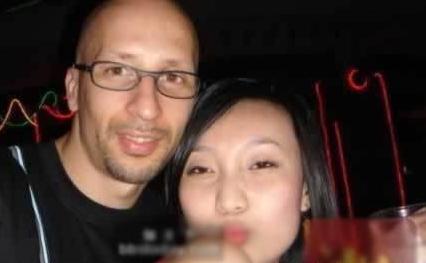 搞笑老外酒吧激情疯狂之夜（图）