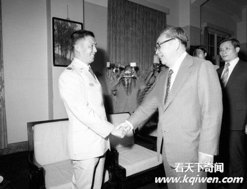 解放军叛徒范园焱使国民党飞行员能在台试驾歼6(组图)
